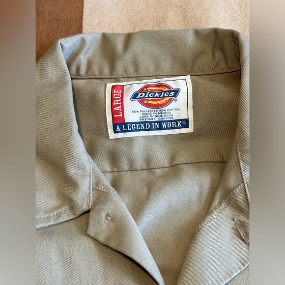 Dickies button down work shirt, khaki, men’s size Large - Picture 2 of 4